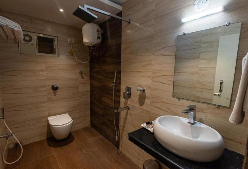 Номер Стандарт, Nrs Hillton