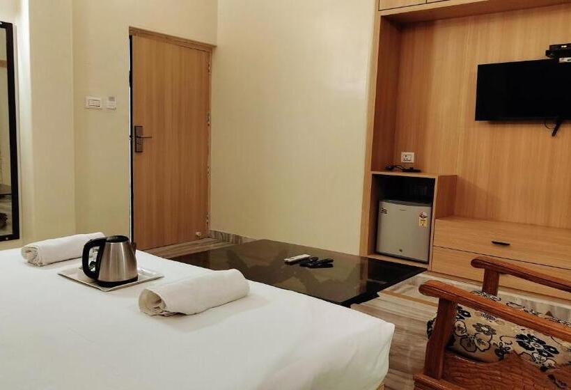 Номер Deluxe Кровать Кинг, The Orchard House   A Boutique