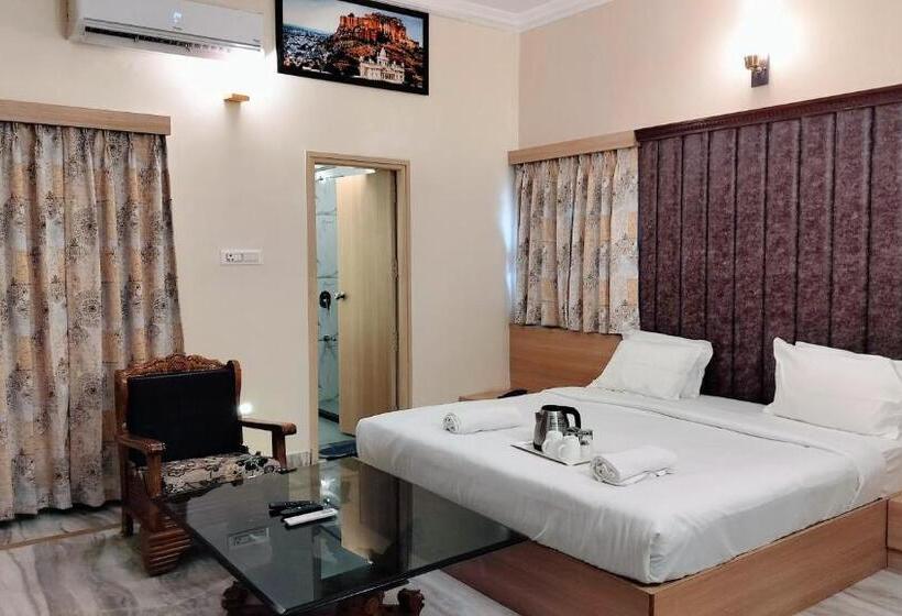 Номер Deluxe Кровать Кинг, The Orchard House   A Boutique