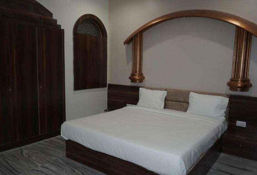 Номер Deluxe Кровать Кинг, The Orchard House   A Boutique