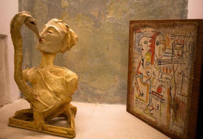 Вилла с 1 спальней и бассейном, Palazzo Raho Art Museum