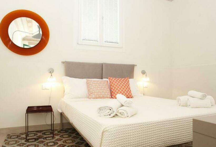 سوئیت جونیور با چشم‌انداز باغ, Versomare Room & Suite