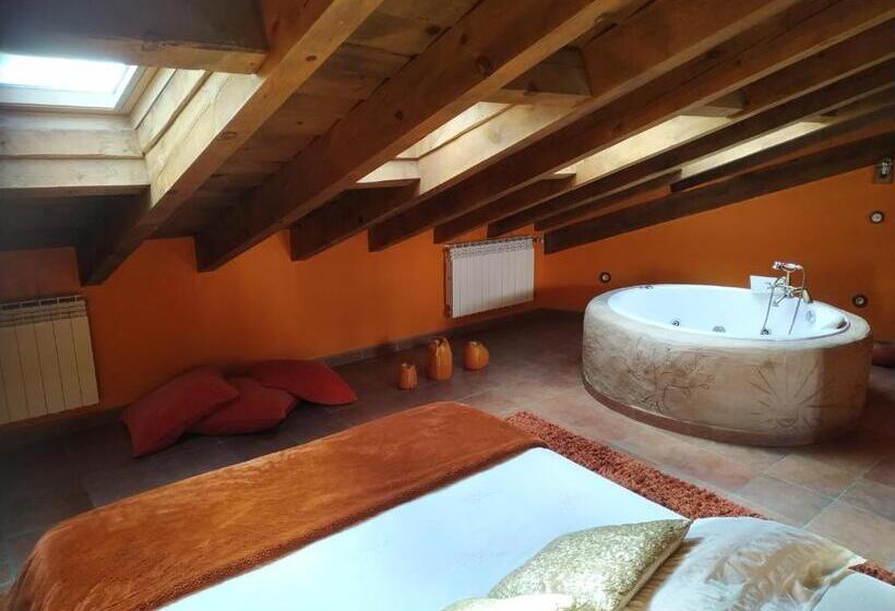 Номер Deluxe, El Planeta Escondido