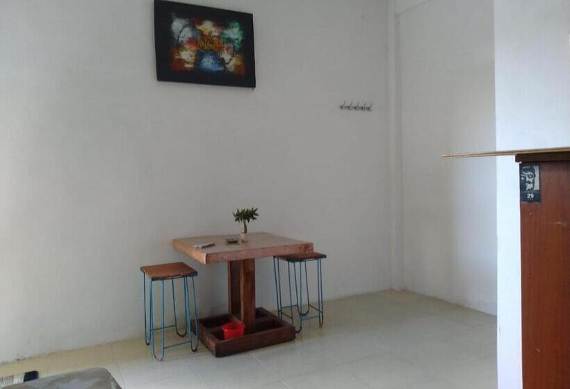 Номер Стандарт Индивидуальный, Gadjah Mada Hall Cafe & Penginapan