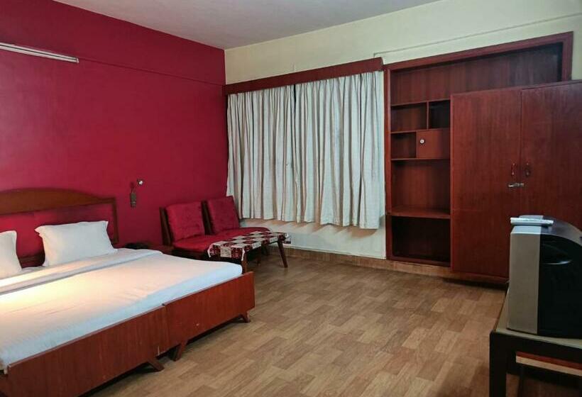 带大床的豪华间, Natures Retreat S And Resorts