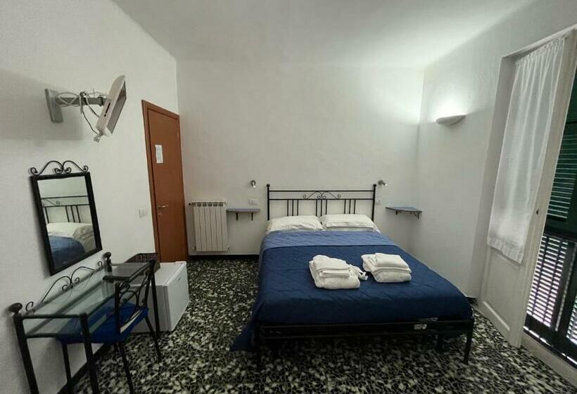 اتاق استاندارد, Yolo Rooms