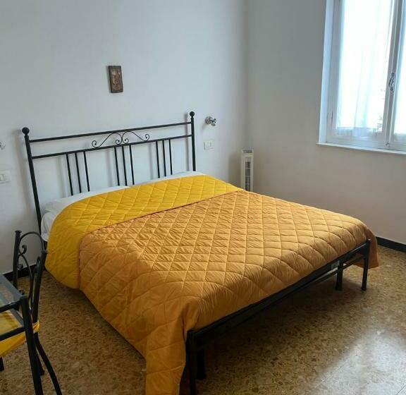 اتاق استاندارد, Yolo Rooms