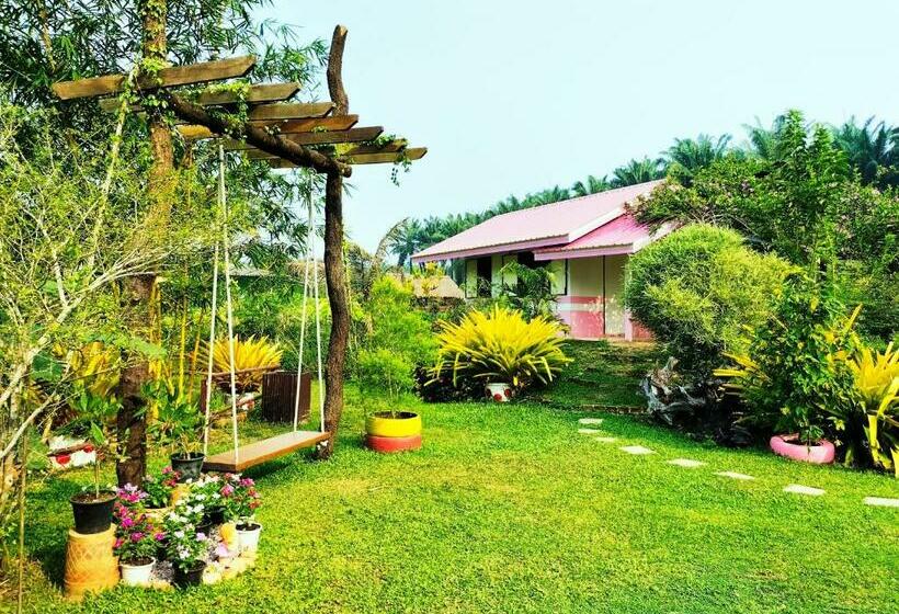 اتاق استاندارد با چشم‌انداز استخر, Phonphusang Utopia Farmstay