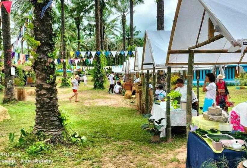 اتاق استاندارد با چشم‌انداز استخر, Phonphusang Utopia Farmstay