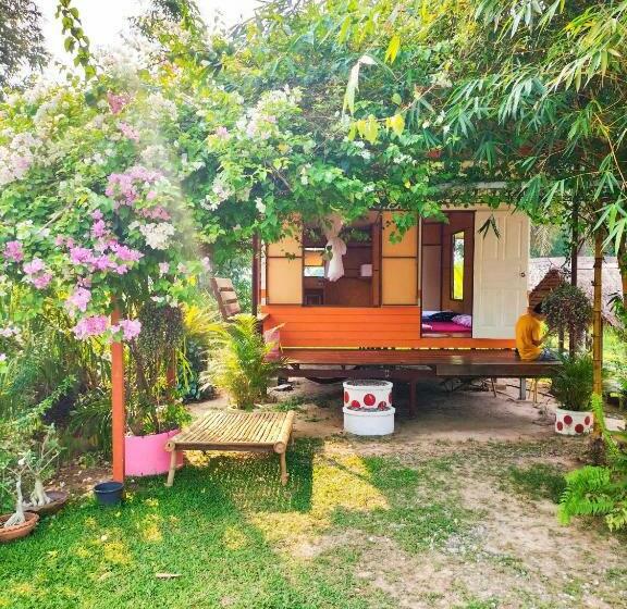 اتاق خانوادگی, Phonphusang Utopia Farmstay
