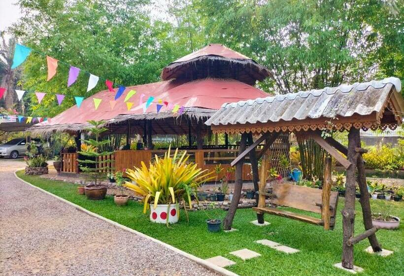 اتاق خانوادگی, Phonphusang Utopia Farmstay