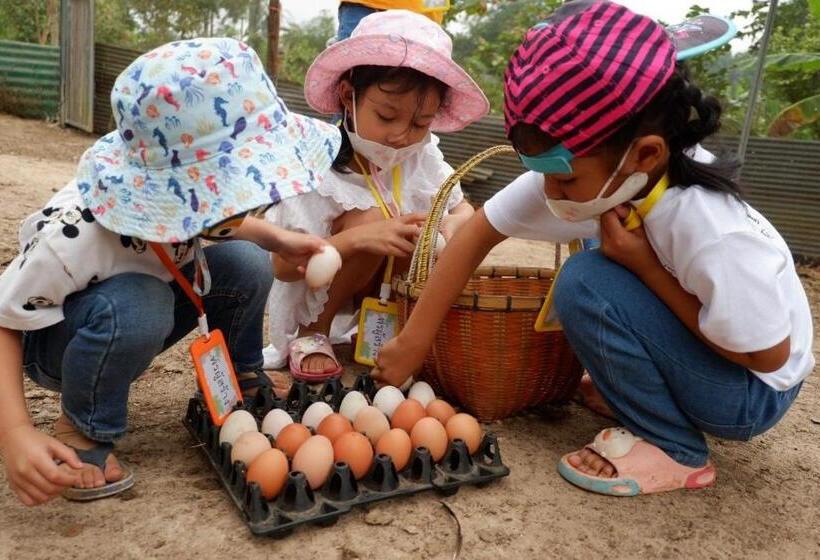 اتاق استاندارد با چشم‌انداز استخر, Phonphusang Utopia Farmstay