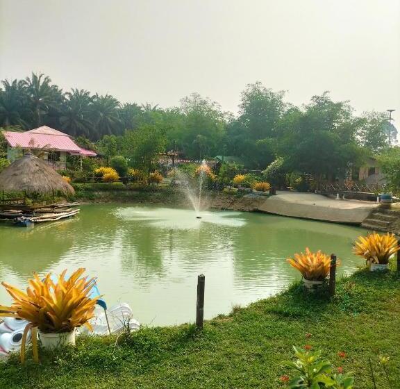 اتاق خانوادگی, Phonphusang Utopia Farmstay