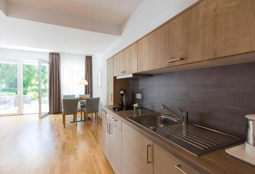 1 Bedroom Apartment Lake View, Seepark Garni
