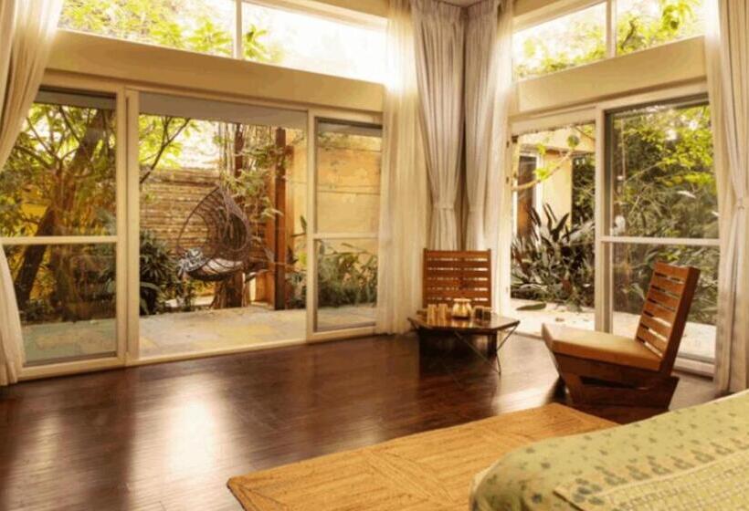家庭间, Orchid Tree Wellness Retreat