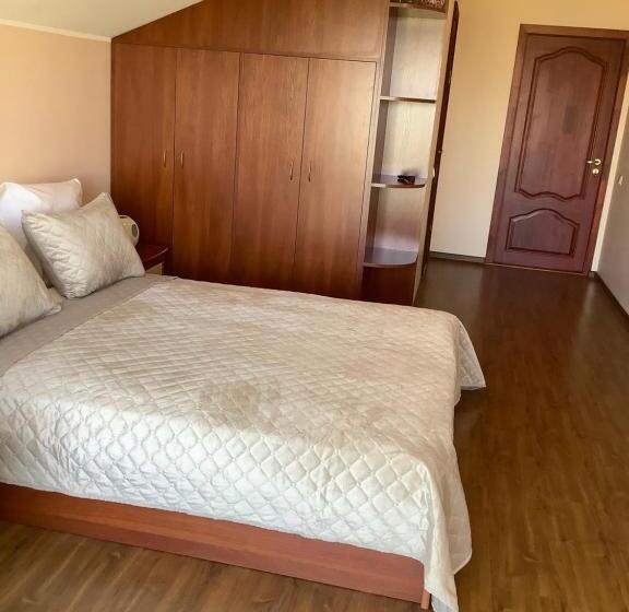 اتاق استاندارد چهار تخته, Audrės Namai