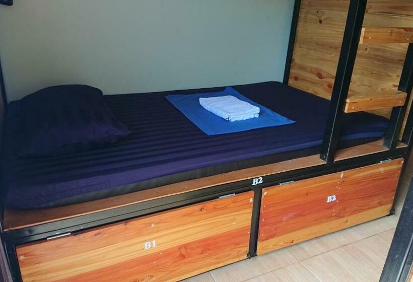 Номер Стандарт, Eq Hostel