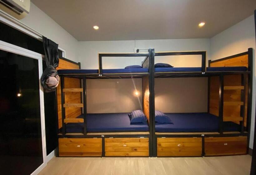 Кровать в Общей Комнате, Eq Hostel