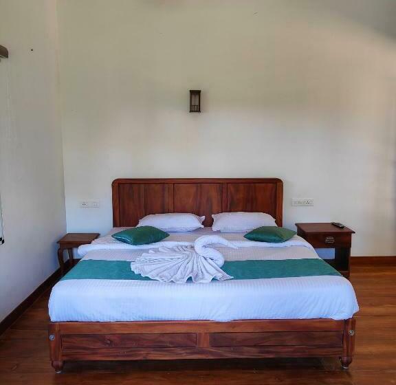 Номер Стандарт Вид на Бассейн, Kurialacherry House Alleppey