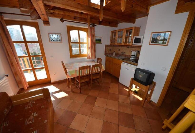 سوئیت 2 خوابه, Castle House