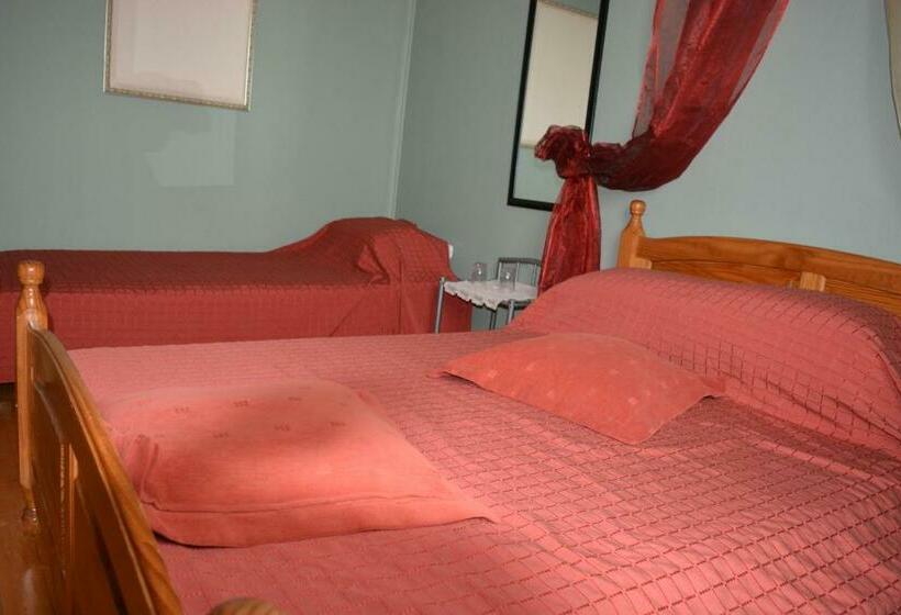 اتاق استاندارد سه نفره, Viesu Nams Klāņas