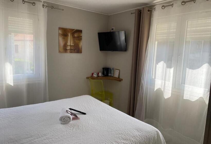 Номер Стандарт, Hôtel Oxo