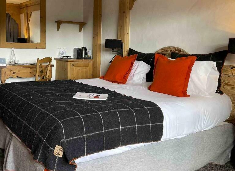 Quarto Estandar, M De Megève