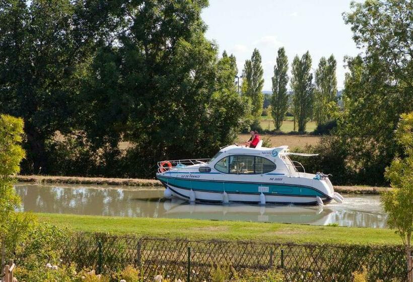 Люкс Вид на Сад, Logis Hôtel Terre De Loire