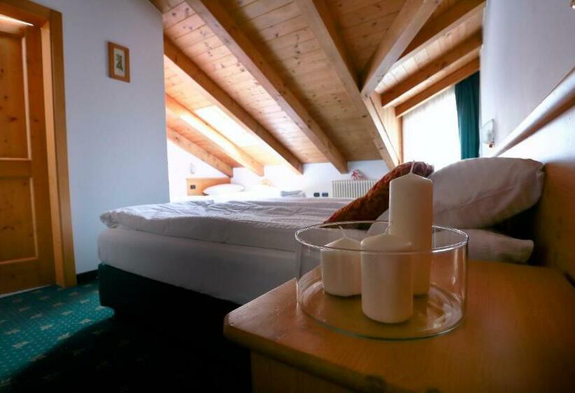 4인용 스탠다드 룸, Alp Hotel Dolomiti