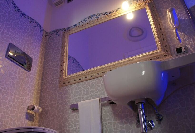 اتاق استاندارد, Locanda Alfieri