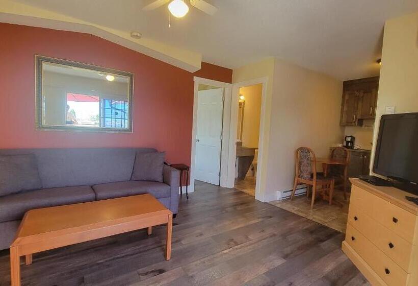 Люкс с Балконом, Sahara Courtyard Inn Osoyoos
