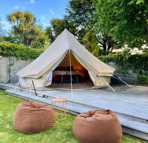 Standard Tent, Te Anau Lakefront Backpackers