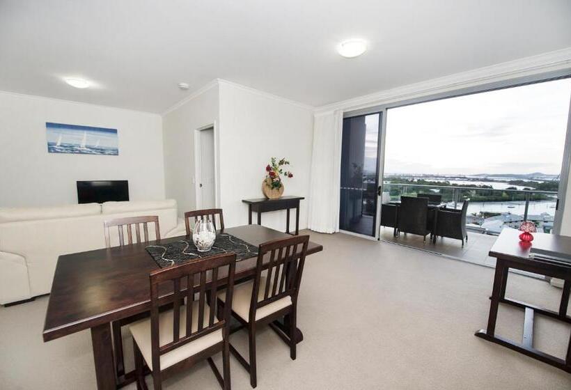 2 Bedrooms Apartment River View, Curtis Central Apartments Official
