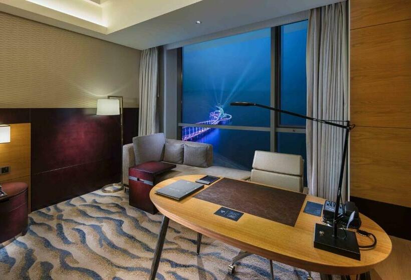 اتاق استاندارد با چشم‌انداز دریا, Hilton Yantai Golden Coast