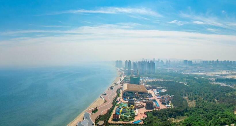 اتاق استاندارد با چشم‌انداز دریا, Hilton Yantai Golden Coast