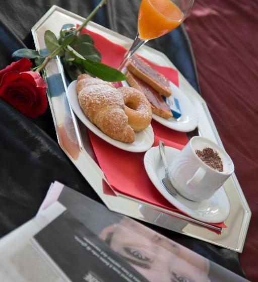 اتاق استاندارد چهار تخته, Roma