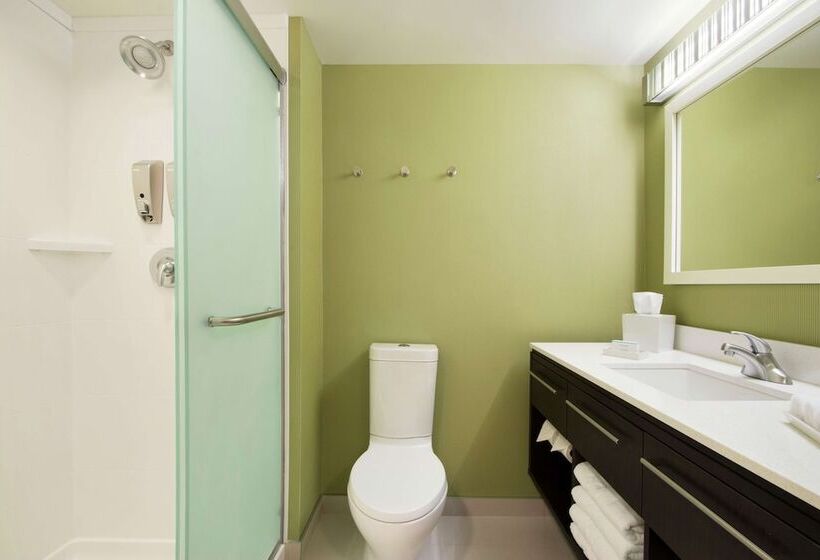 Люкс, Home2 Suites By Hilton Fort St. John