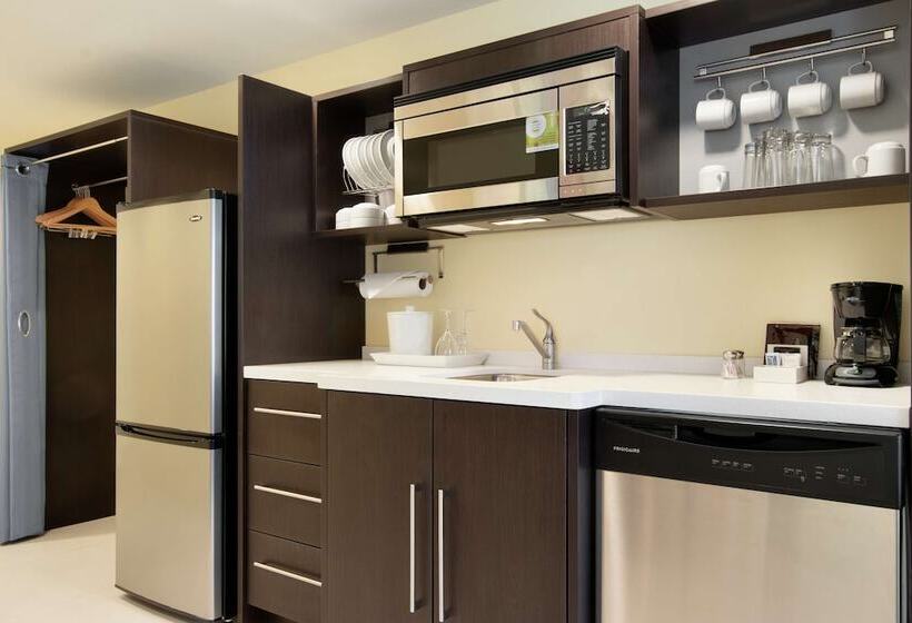 Люкс, Home2 Suites By Hilton Fort St. John