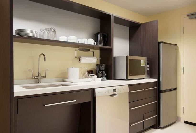 Люкс, Home2 Suites By Hilton Fort St. John