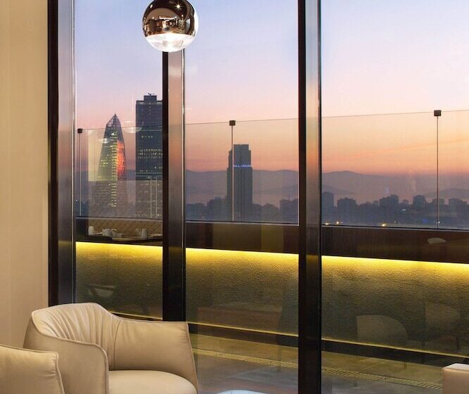 Номер Клуб с Террасой, Sheraton Grand Istanbul Atasehir