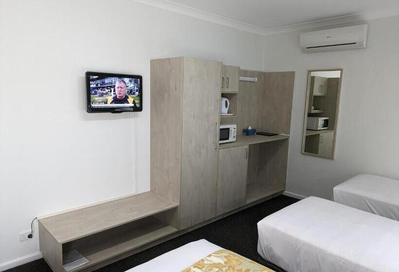 اتاق خانوادگی, Country Lodge Motor Inn