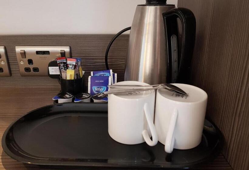 Quarto Estandar, The Beverley Hotel London   Victoria