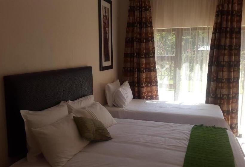 Семейный Номер, Ikaze Guest House
