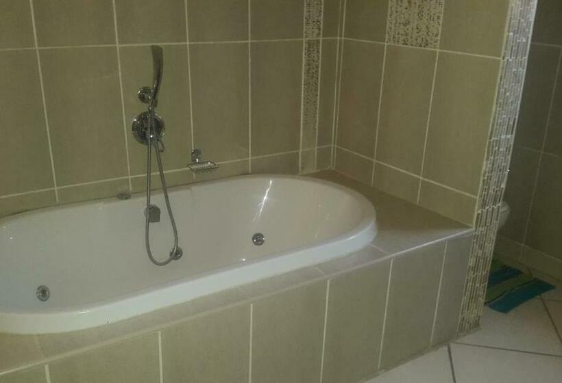 غرفة تنفيذية, Ikaze Guest House