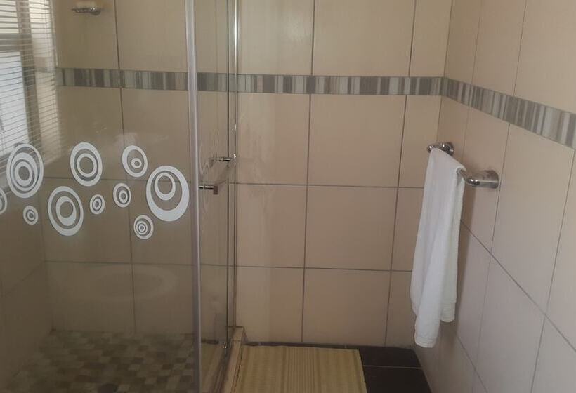 غرفة تنفيذية, Ikaze Guest House