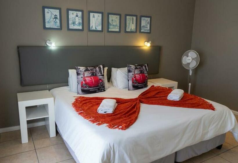 Апартаменты 3 Спальни, Point Village Hotel And Self Catering