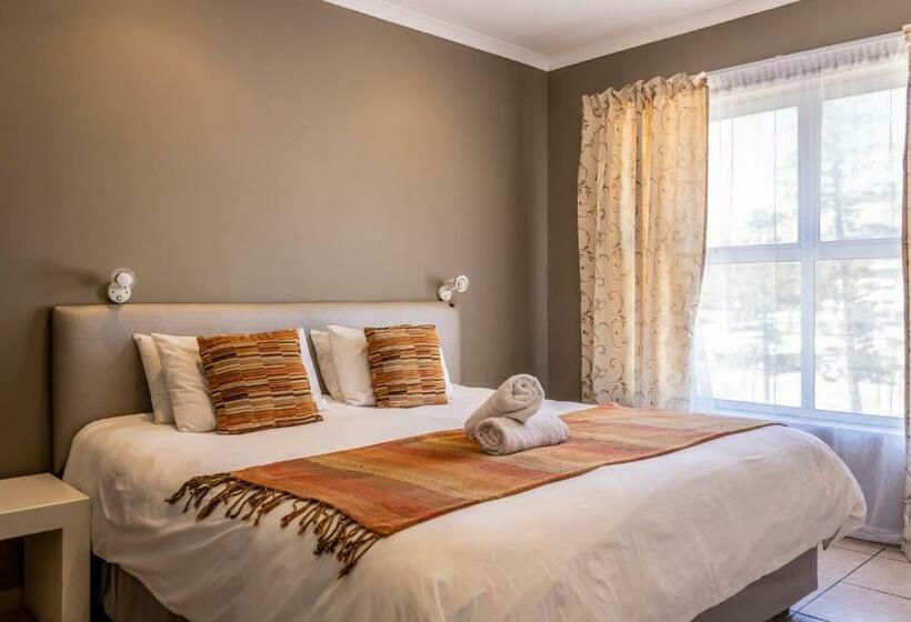 Апартаменты 3 Спальни, Point Village Hotel And Self Catering