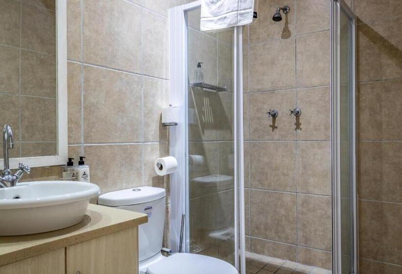 Апартаменты 3 Спальни, Point Village Hotel And Self Catering