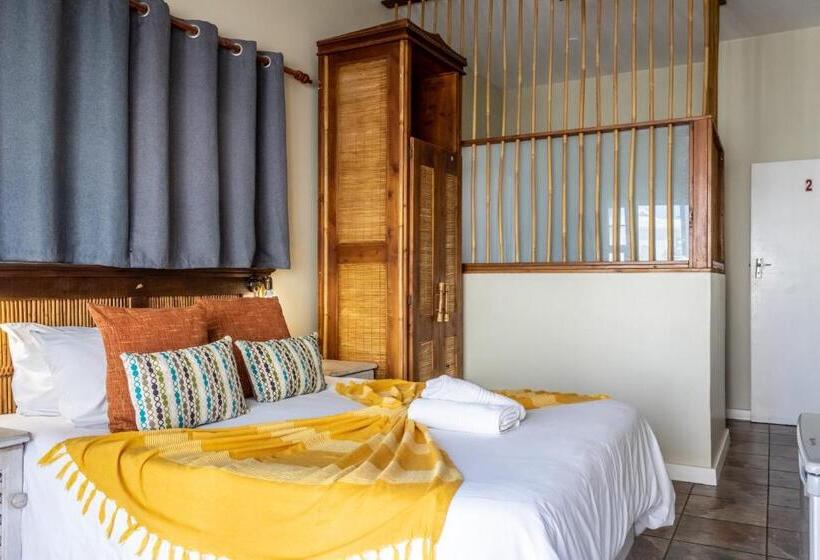 Номер Стандарт, Point Village Hotel And Self Catering