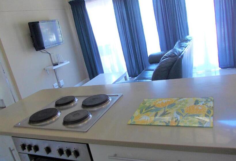 Люкс 2 Спальни, Point Village Hotel And Self Catering